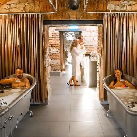 Vinohradsky Dum Aparthotel 4*
