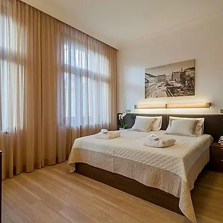 Vinohradsky Dum 4*