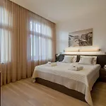 公寓式酒店 Vinohradsky Dum 4*